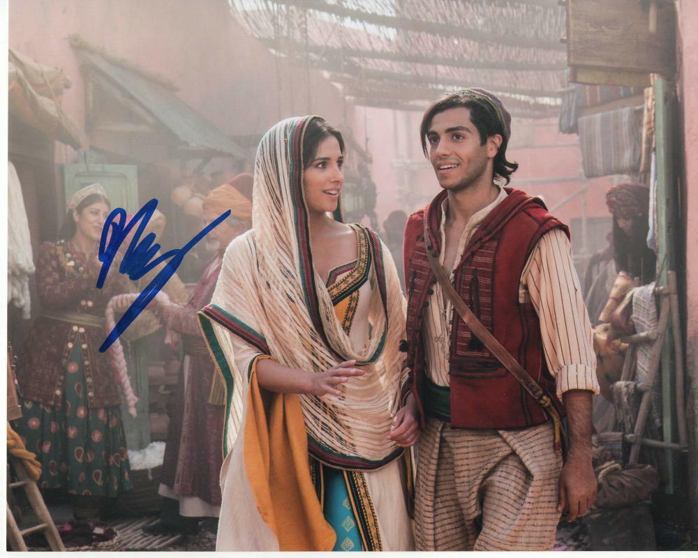 MENA MASSOUD SIGNED AUTOGRAPHED 8x10 Photo Poster painting - DISNEY'S ALADDIN HUNK, NAOMI SCOTT