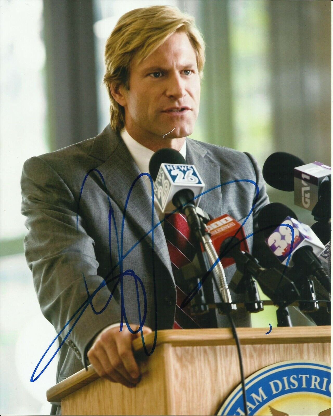 AARON ECKHART SIGNED THE DARK KNIGHT Photo Poster painting UACC REG 242 (1)