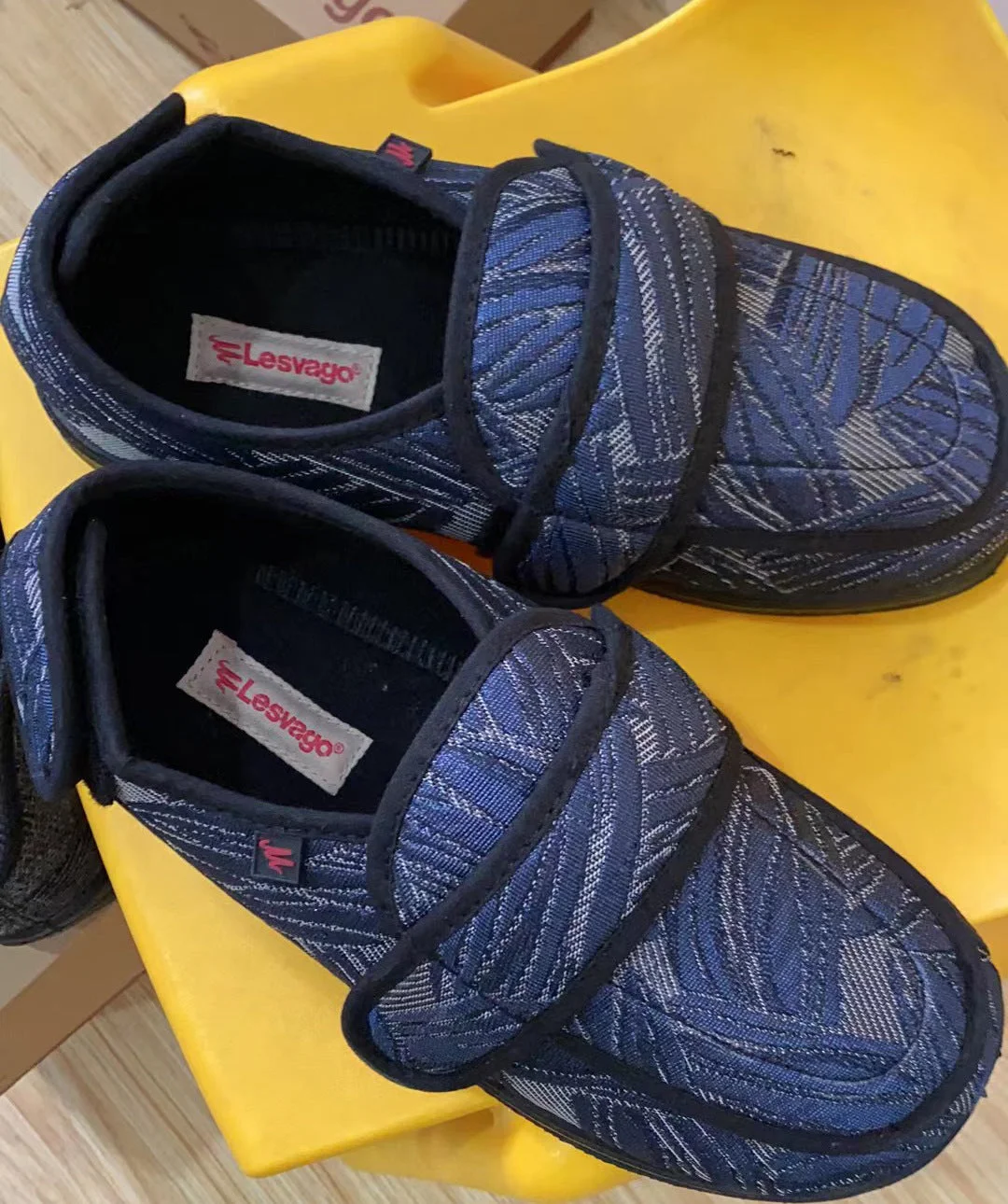 SWZEC Breite Diabetikerschuhe - Für Geschwollene Füße & Barfußgefühl