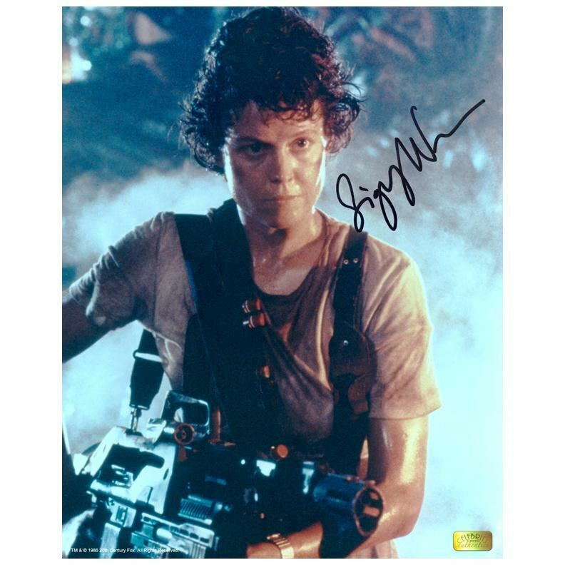 Sigourney Weaver Autographed Aliens Battle Ready 8x10 Scene Photo Poster painting