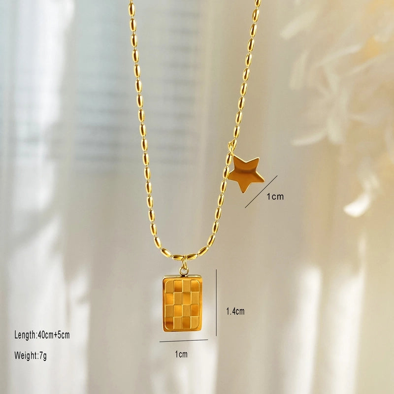 Elegant Classic Style Streetwear Heart Shape Flower Titanium Steel Shell 18K Gold Plated Pendant Necklace