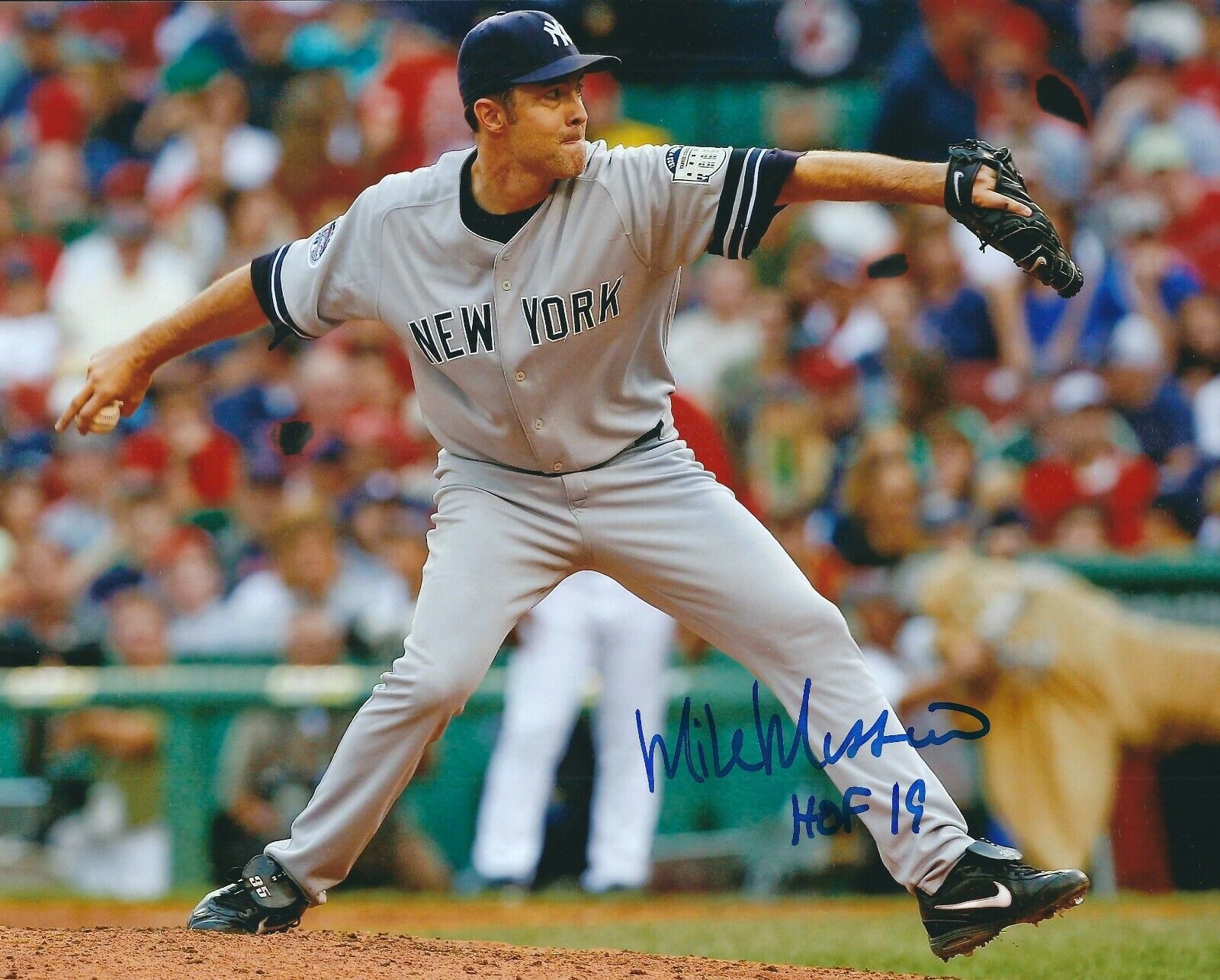 Autographed MIKE MUSSINA HOF 19 New York Yankees 8x10 Photo Poster painting w/ COA