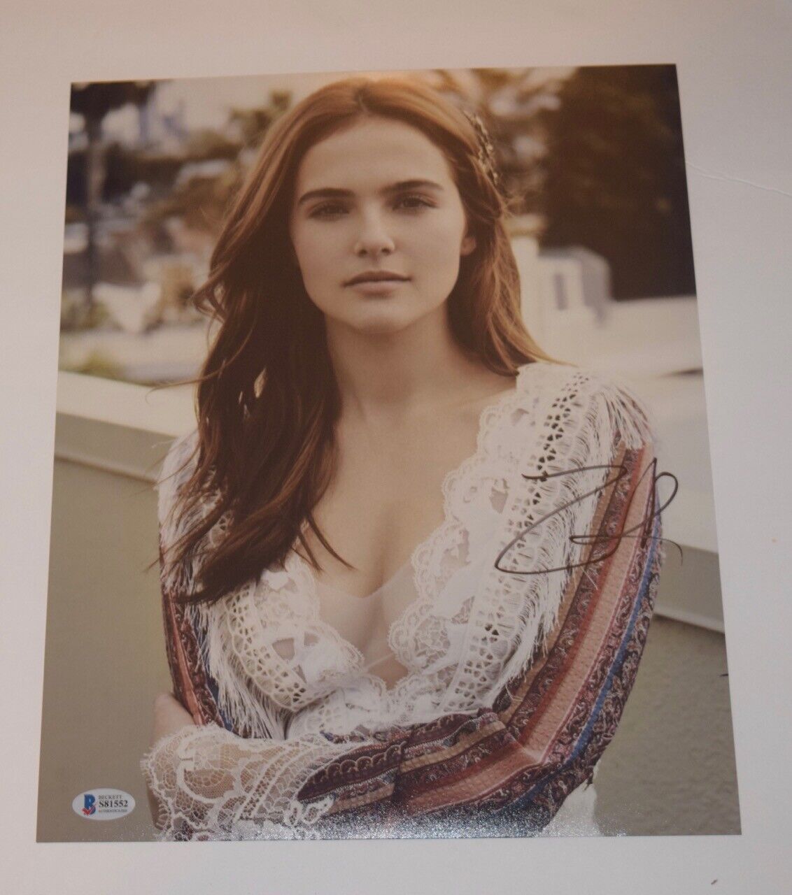 Zoey Deutch Signed Autographed 11x14 Photo Poster painting Sexy Actress Beckett BAS COA