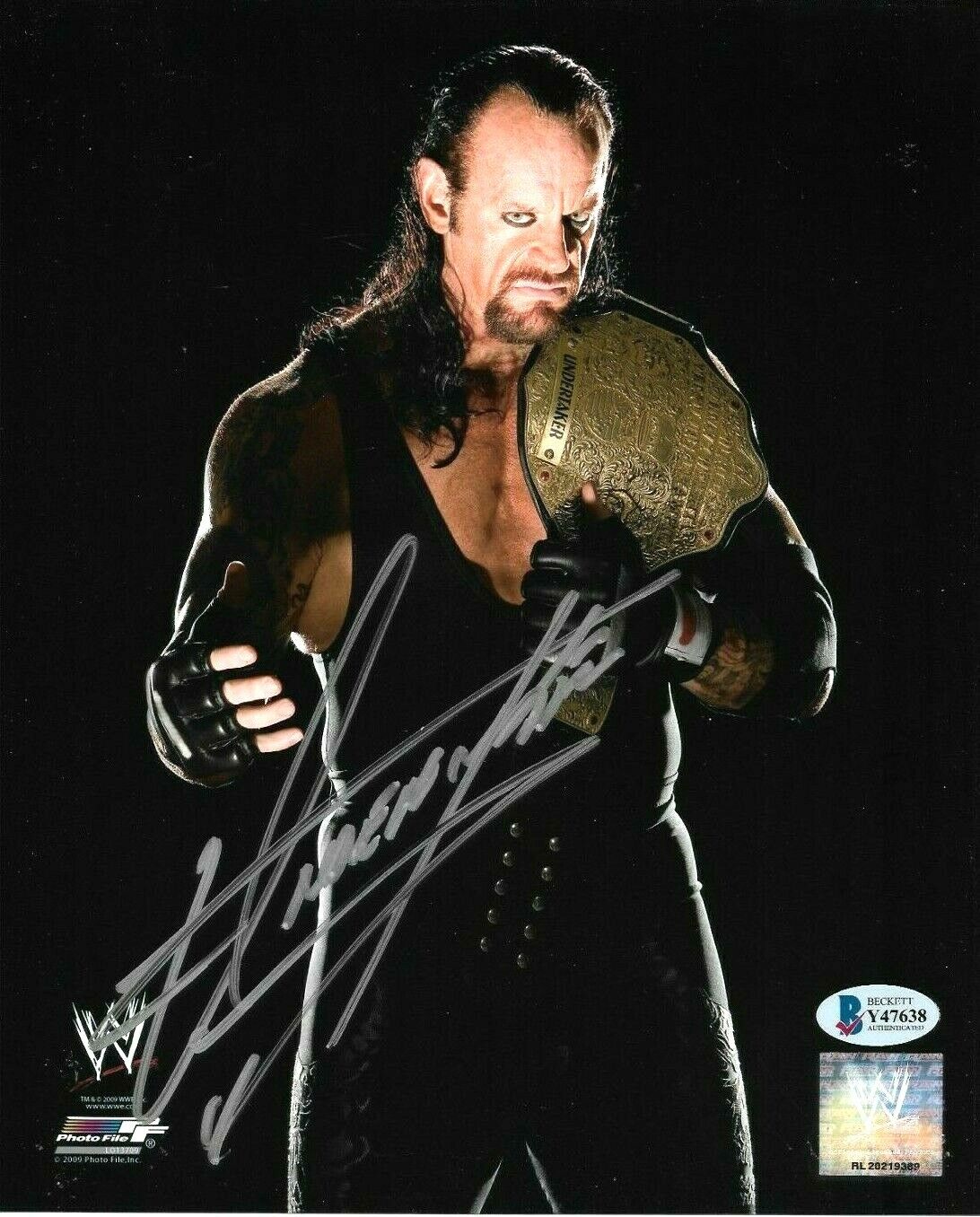 WWE THE UNDERTAKER HAND SIGNED AUTOGRAPHED 8X10 Photo Poster painting WITH PROOF BECKETT COA 6