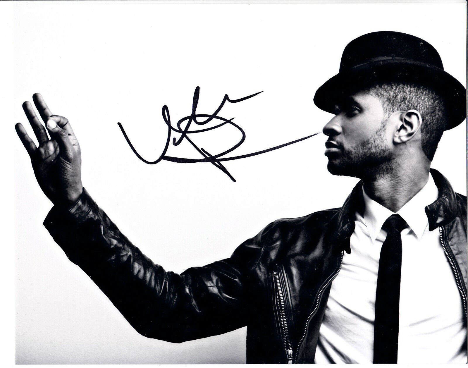 Usher Raymond American singer Autograph Signed 8x10