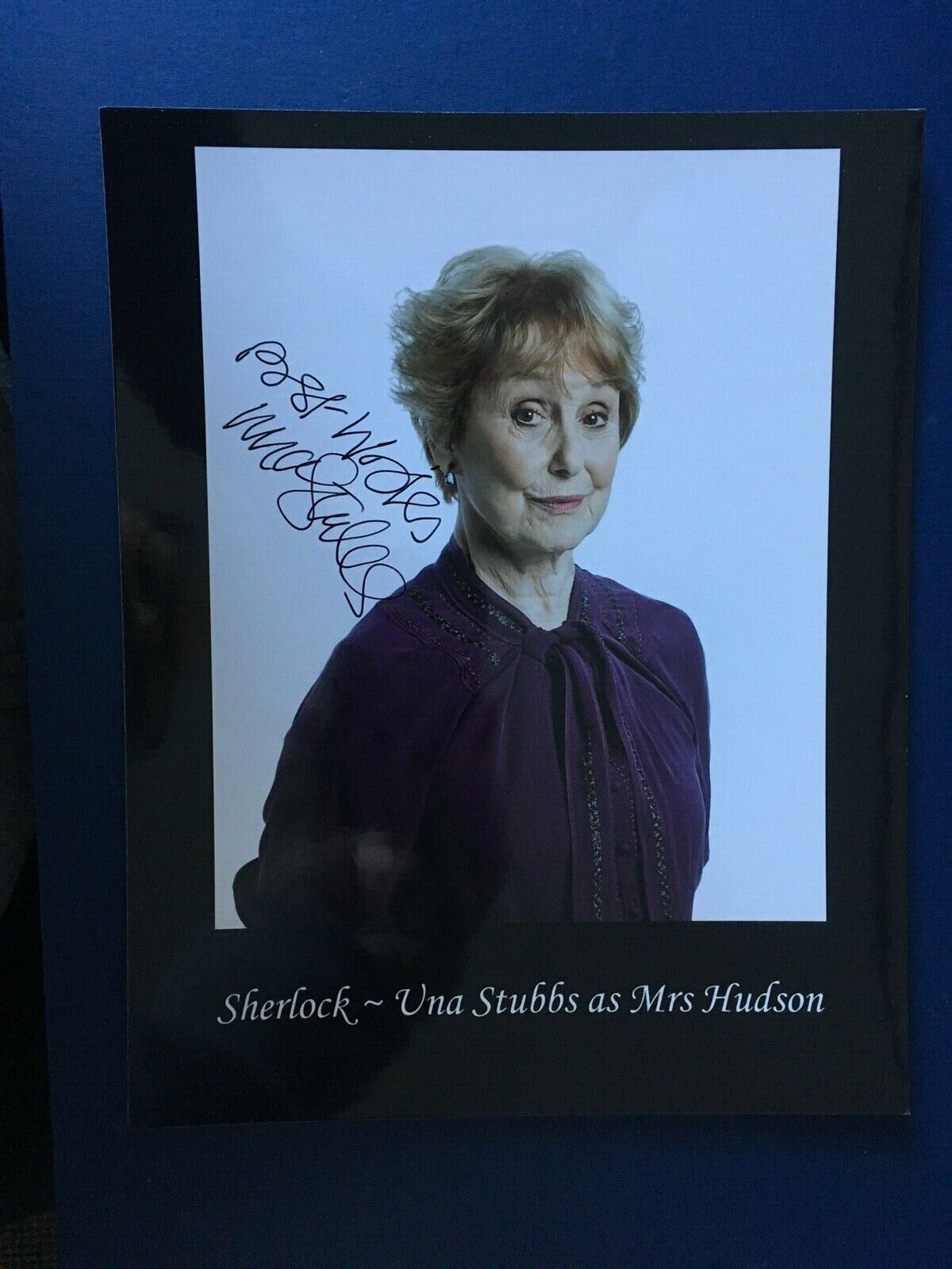 UNA STUBBS - POPULAR BRITISH ACTRESS - SHERLOCK - EXCELLENT SIGNED Photo Poster paintingGRAPH