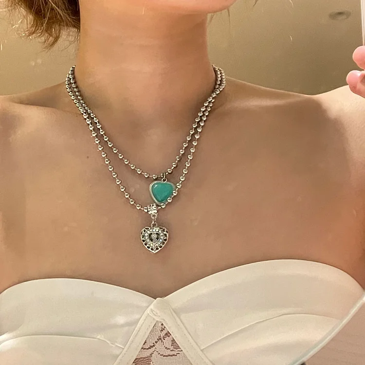 Green Vintage Openwork Diamond Heart Necklace KERENTILA