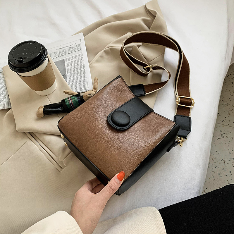 New Style Contrast Wide Shoulder Strap Shoulder Bag