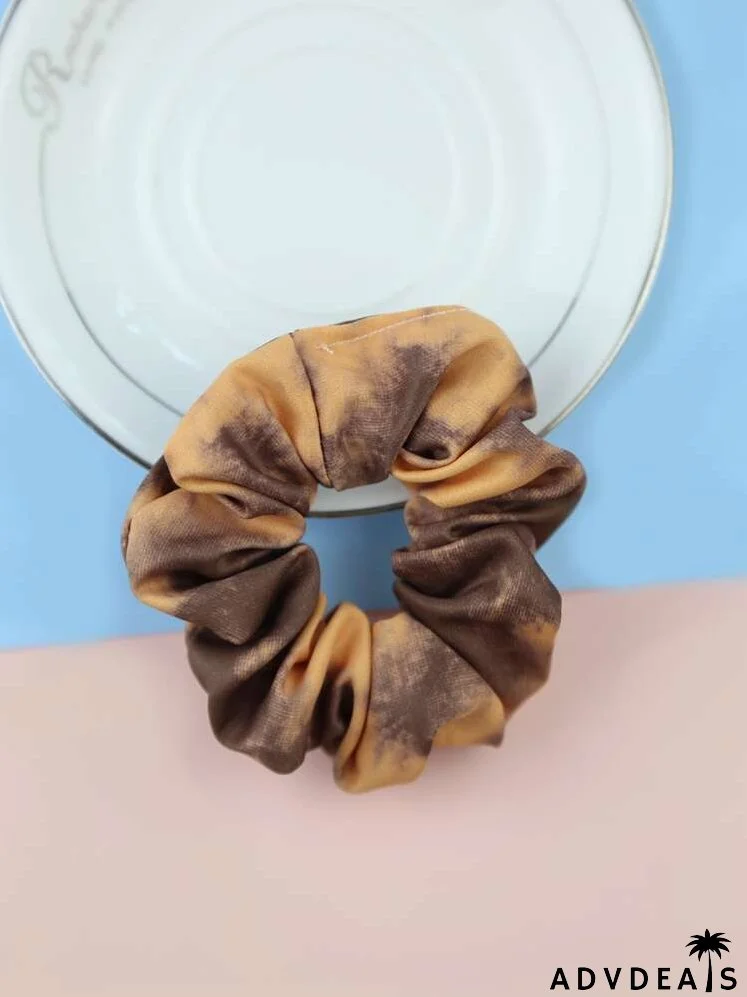 Graphic Print Pleated Scrunchie