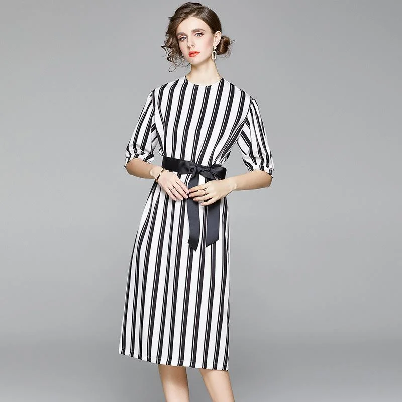 Retro classic black and white striped simple dress