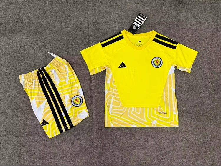 26-27 Scottish Goalkeeper Children's Set