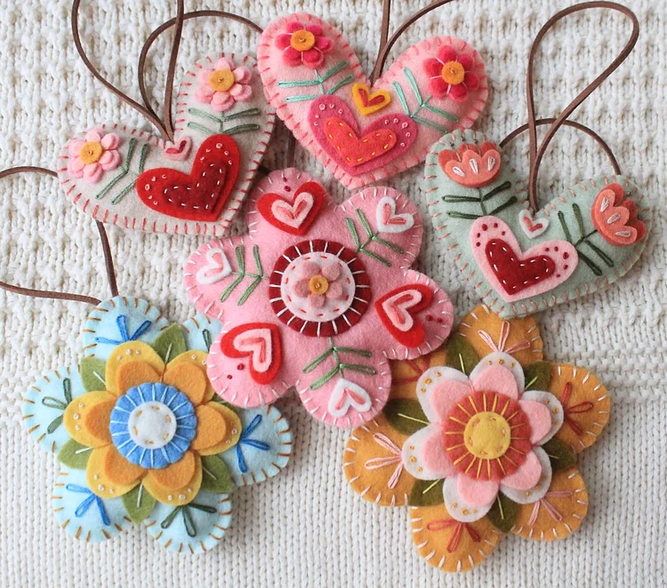 DIY Felt Valentine Kit &ndash; 4 Adorable Designs