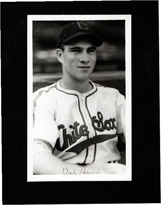 1942 VAL HEIM-CHICAGO WHITE SOX AUTOGRAPHED POSTCARD SIZED ROOKIE Photo Poster painting