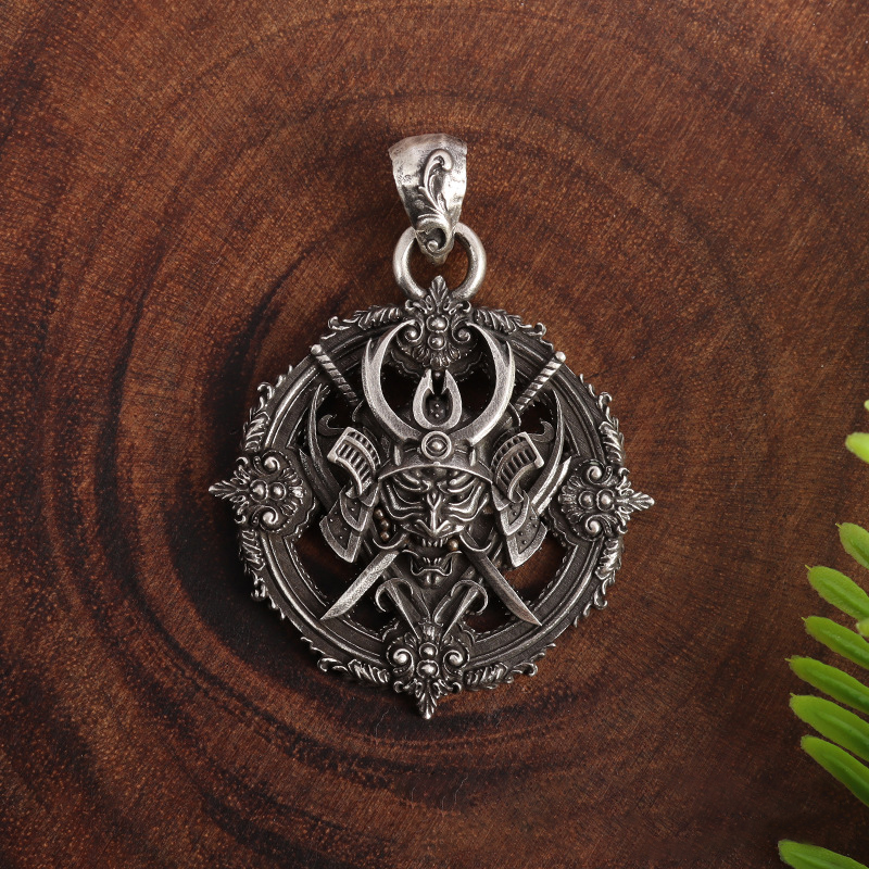 Retro Gothic - style Imposing Samurai - Demon Turntable Pendant Necklace: A Trendy Men's Jewelry Gift