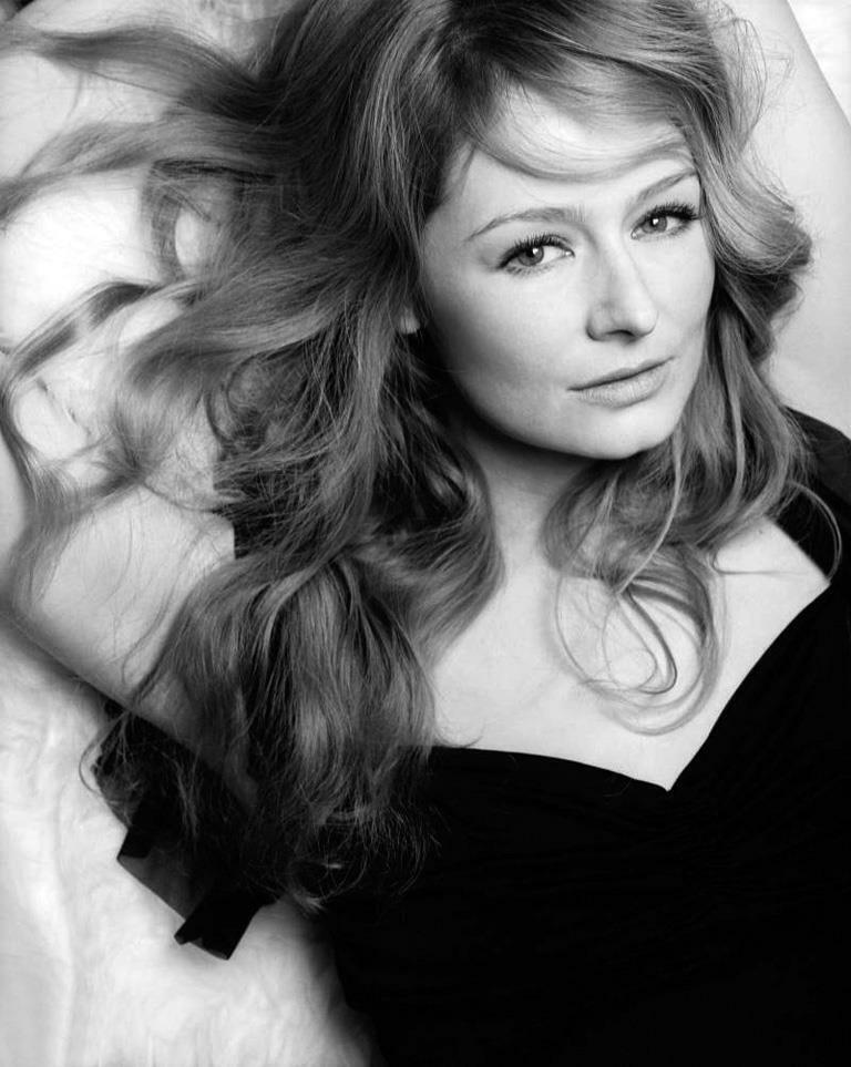 Miranda Otto 8x10 Picture Simply Stunning Photo Poster painting Gorgeous Celebrity #2