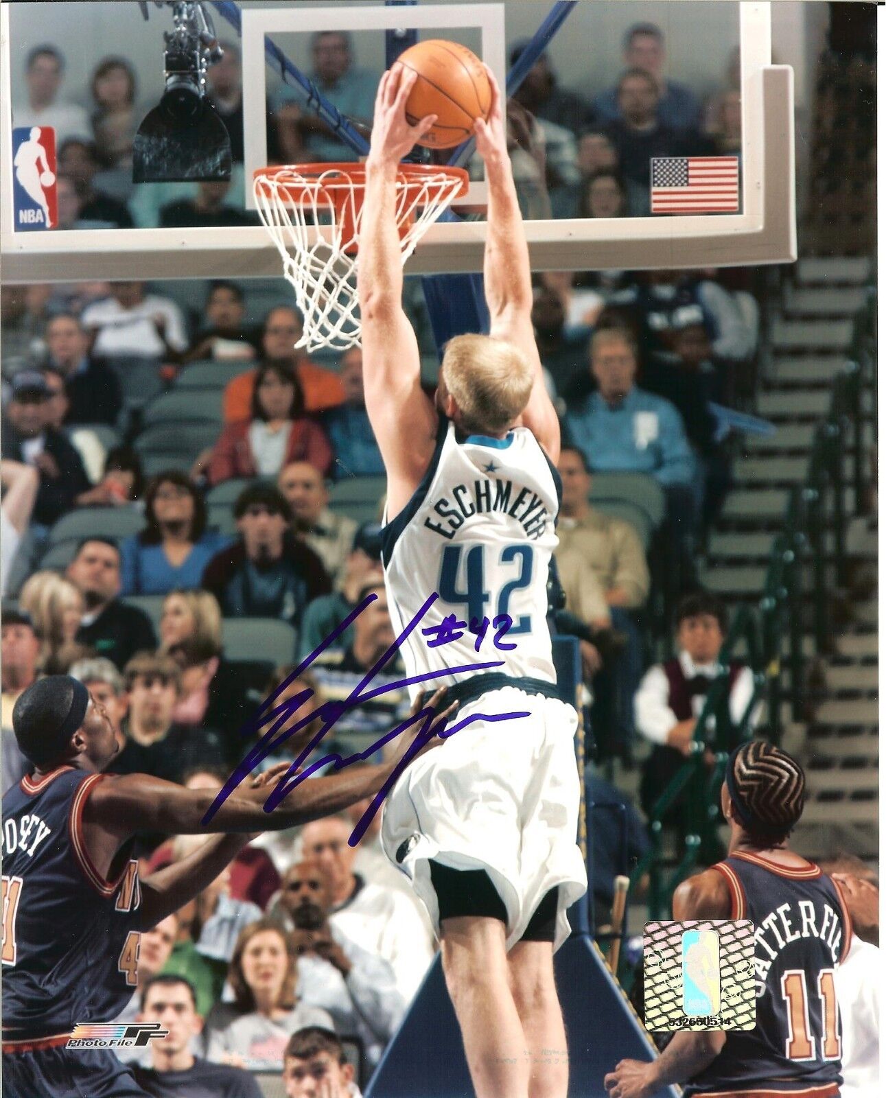 Evan Eschmeyer autographed 8x10 Dallas Mavericks#S1527