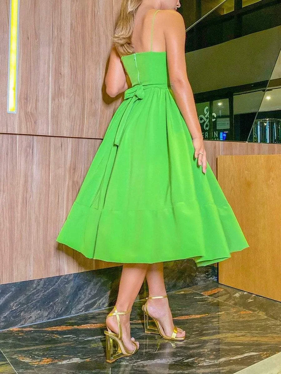 Simple and elegant suspender A-line midi dress