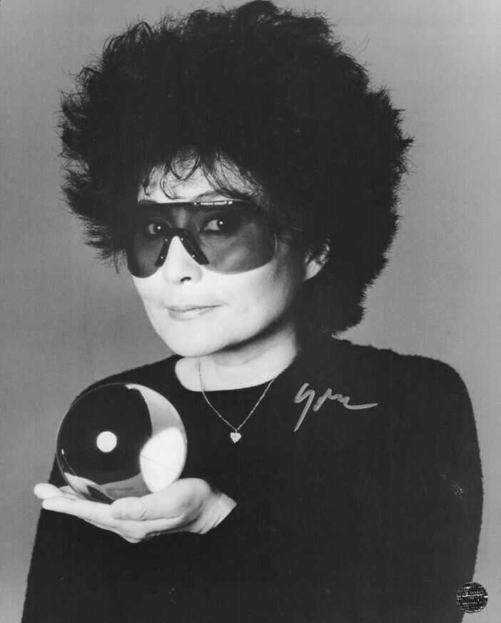 YOKO ONO Autographed Original 8x10 Photo Poster painting LOA TTM