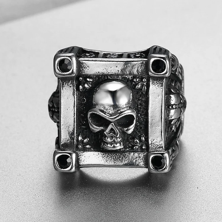 Gothic punk skull rock ring