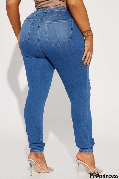 Distressed Buttoned Jeans with Pockets