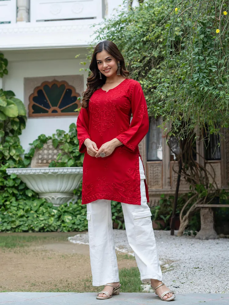 Women&rsquo;s Rayon Cotton Chikankari Short Kurti