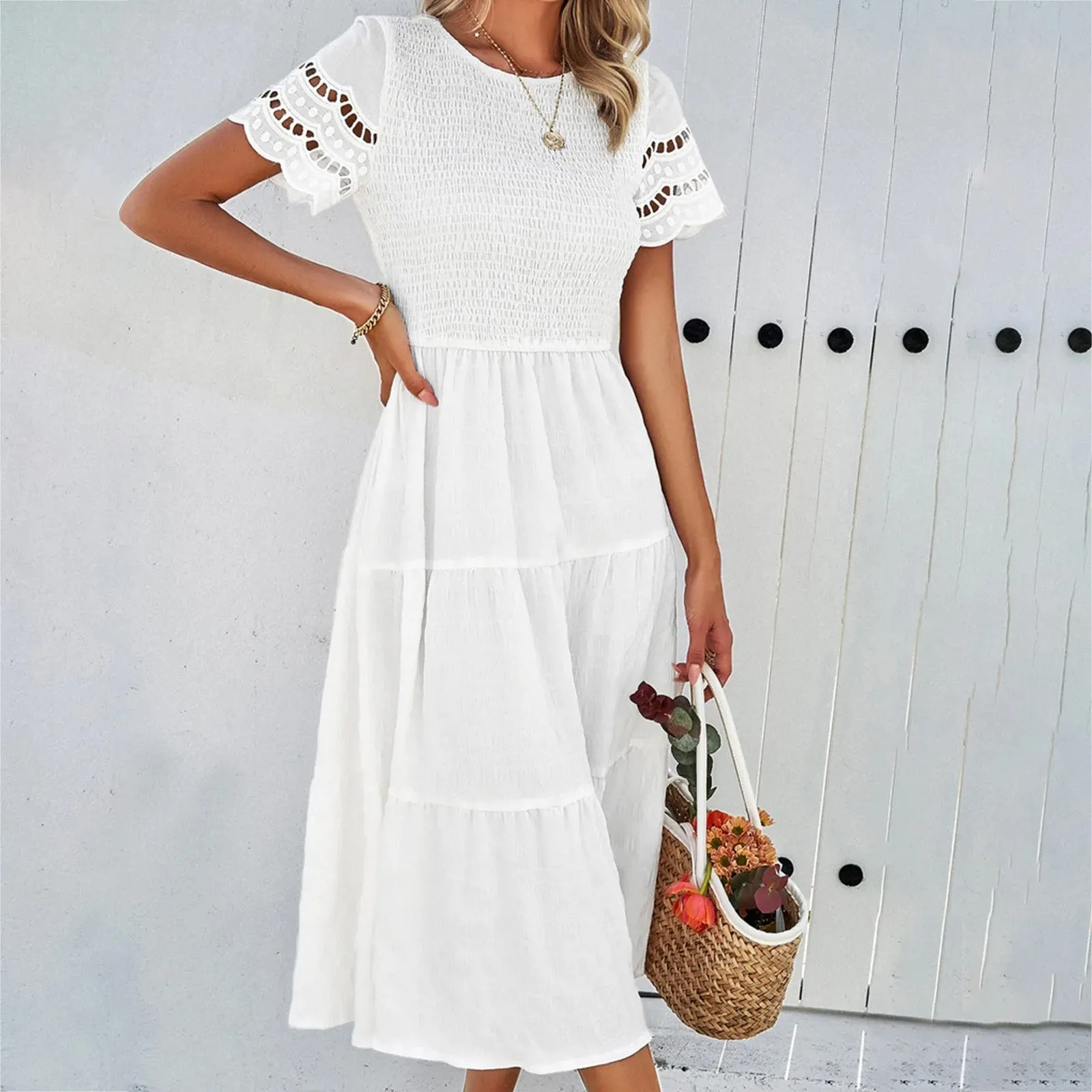 Damen Kleid mit Smock-Oberteil, kurzen Ärmeln, Lochstickerei & Stufenrock-81836-487c610b-e723-442a-a6d8-31e4c1787577