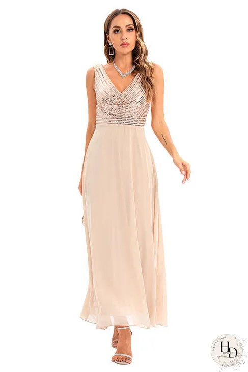 Vestido de noche sin mangas color champán con corte en A