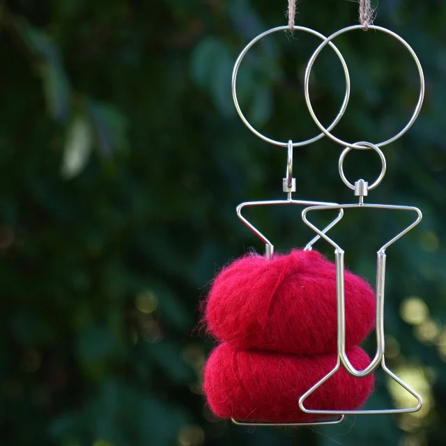 Portable Yarn Holder with Shoulder Strap and Car Moun