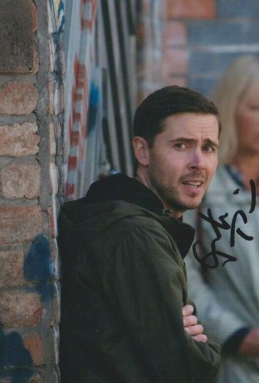 Gareth Pierce **HAND SIGNED** 6x4 Photo Poster painting ~ Coronation Street ~ AUTOGRAPHED