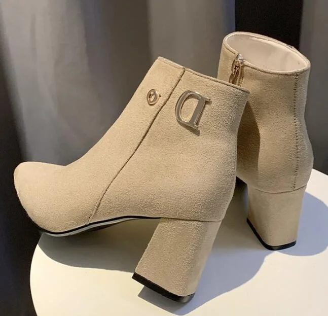 Women Wedding Boots Red 2021 New Genuine Leather Fashion Large Size 43 Women Ankle Boots Women Mid-heel Pointed Ladies Booties