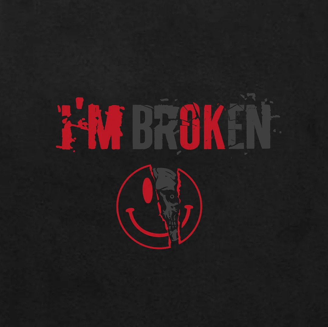 I’M BROKEN and Smiling Face Skull Graphic Casual Black and White Print T-shirt