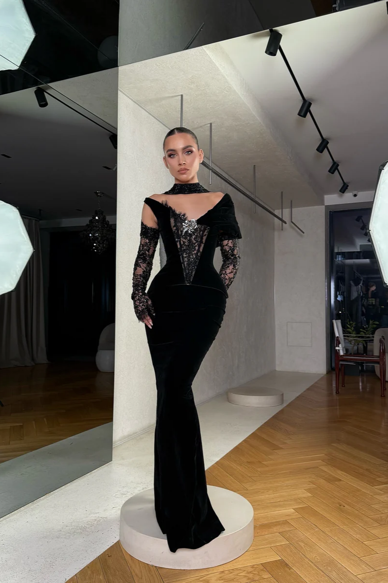 Lussooy Majestic Black Lace Long Sleeves V-Neck Mermaid Evening Dress 