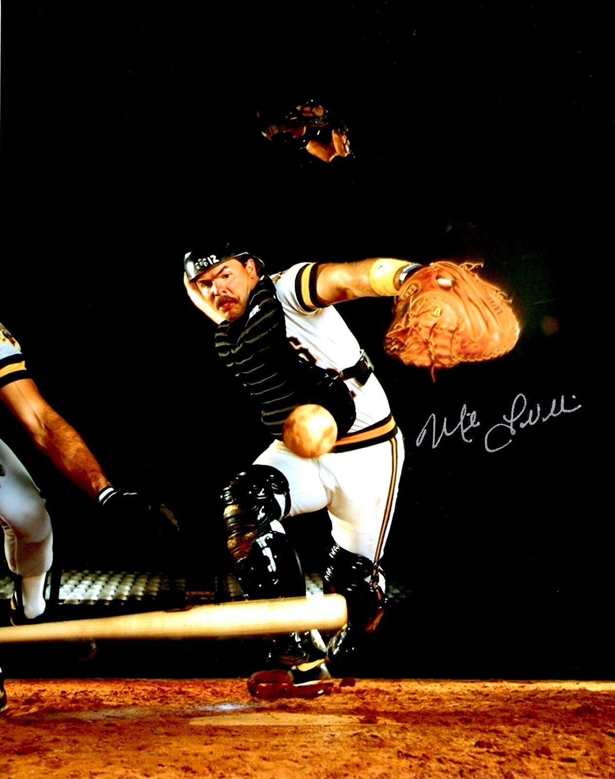 Signed 8x10 MIKE LAVALLIERE Pittsburgh Pirates Autographed Photo Poster painting - COA