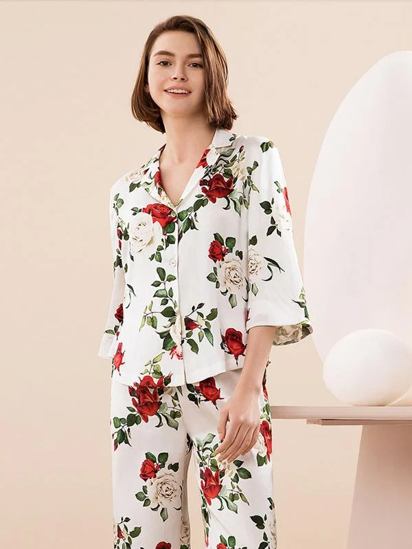 22 MOMME Pyjama en soie blanc imprimé rose romantique 1