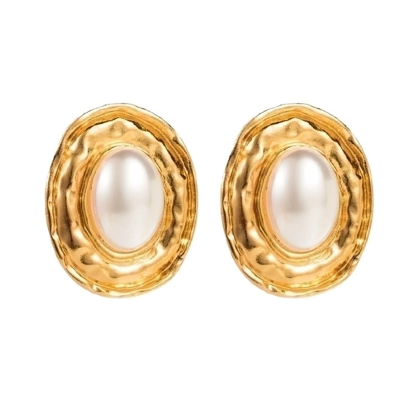 1 Pair Elegant Luxurious Oval Inlay Carving Alloy Pearl Gold Plated Silver Plated Ear Studs