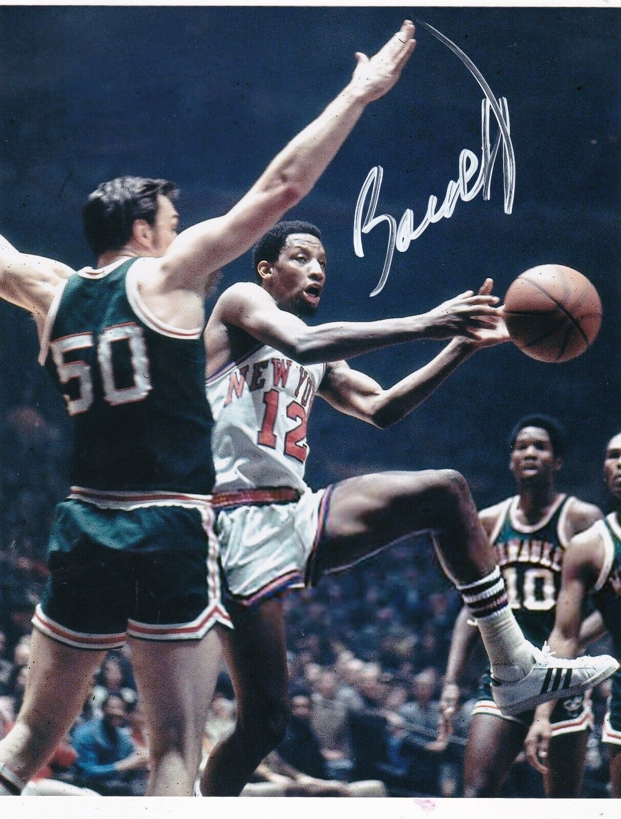 DICK BARNETT NEW YORK KNICKS ACTION SIGNED 8x10