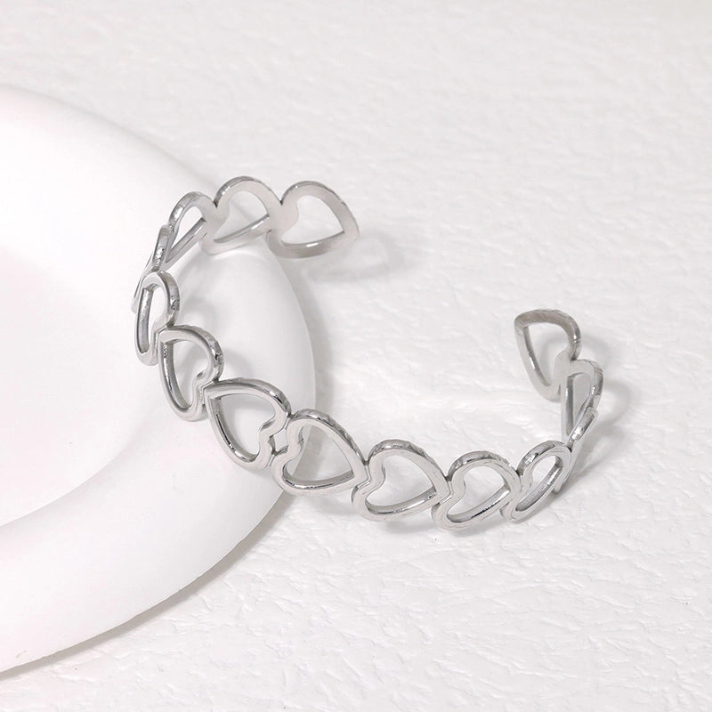 Retro Heart Shape 304 Stainless Steel 18K Gold Plated Bangle In Bulk