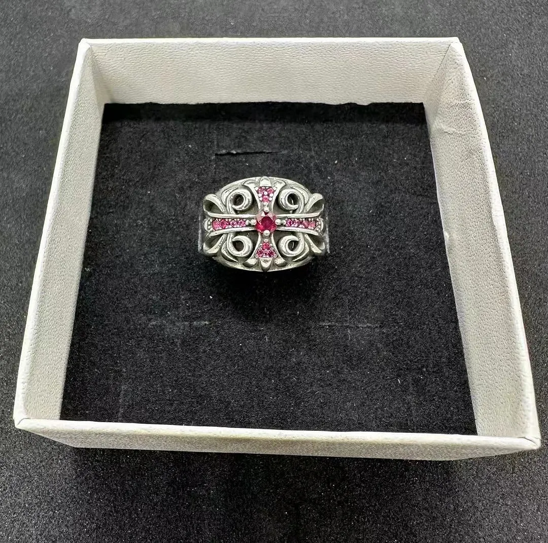 CH punk ring diamond-encrusted queen guardian couple to ring retro old.