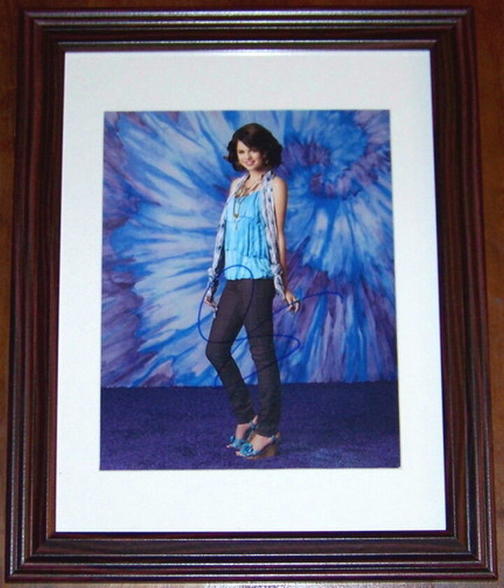 FLASH SUPER SALE! Selena Gomez Signed Autographed Framed 8x10 Photo Poster painting JSA COA!