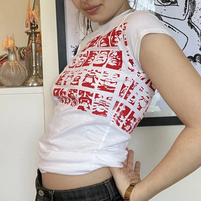 Xingqing Gothic Portrait Print T-shirt Aesthetic Short Sleevle Sweats Tees Harajuku Streetwear White Crop Top Women Clothes