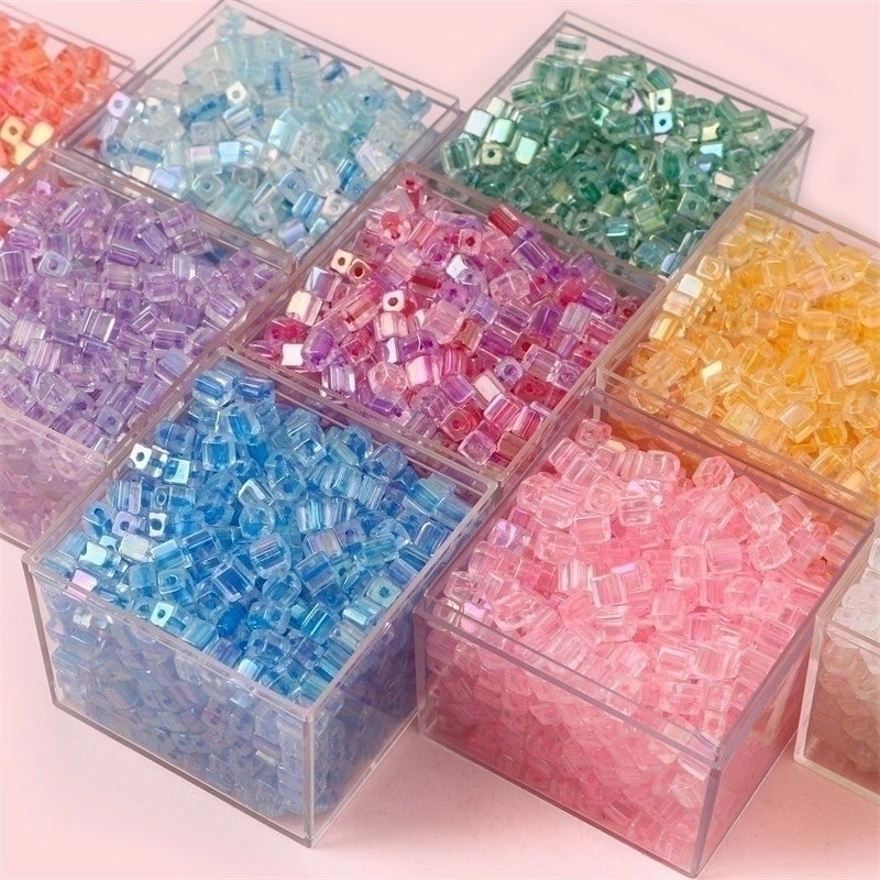 50 Pieces 5 * 5mm Hole 1~1.9mm Glass Square Beads