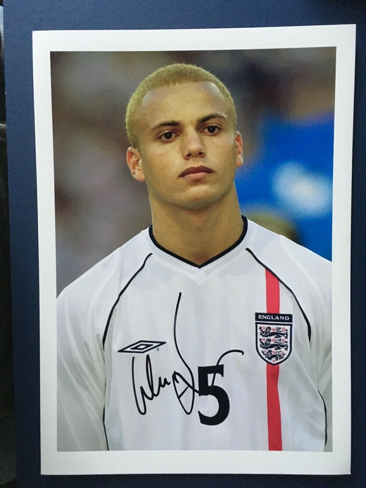 WES BROWN - ENGLAND INTERNATIONAL FOOTBALLER - SUPER SIGNED Photo Poster painting