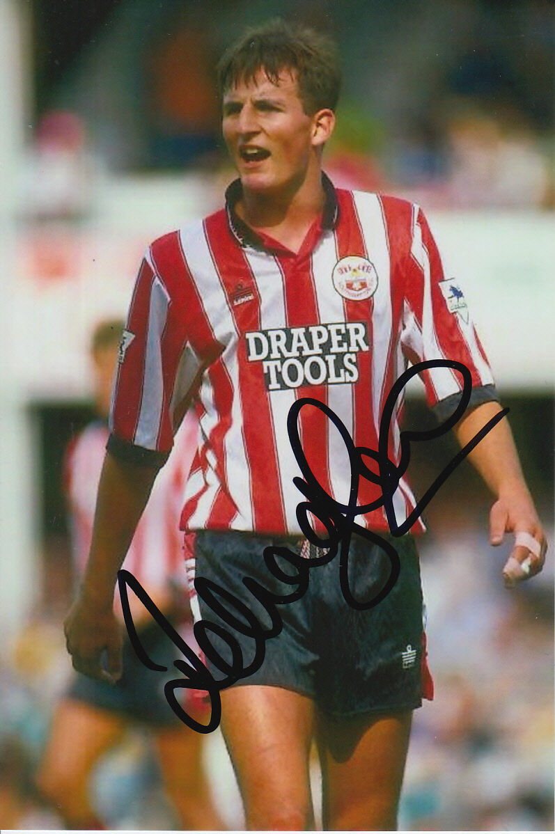 SOUTHAMPTON HAND SIGNED RICHARD HALL 6X4 Photo Poster painting 1.