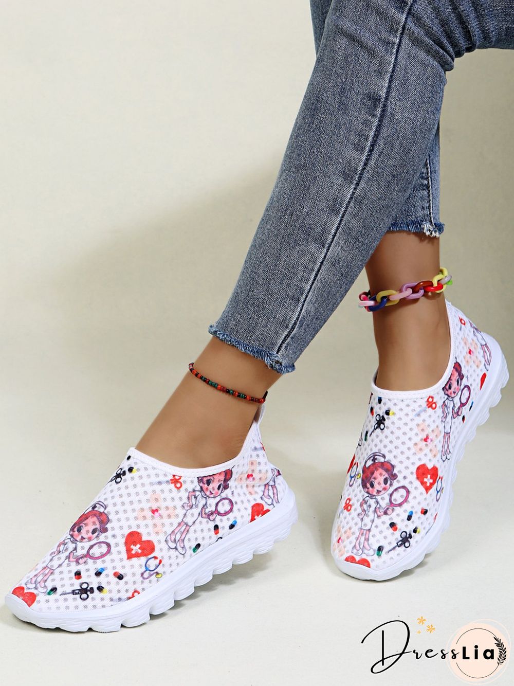 Nurse Fighting Epidemic Print Breathable Tulle Mesh Lightweight Sneakers