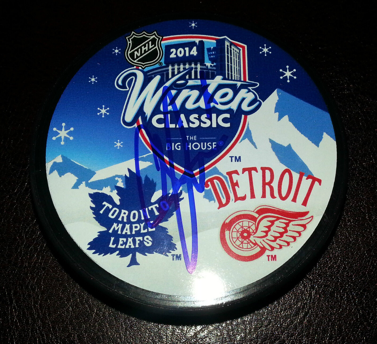 CARL GUNNARSSON 'TORONTO MAPLE LEAFS' SIGNED 2014 WINTER CLASSIC PUCK *COA