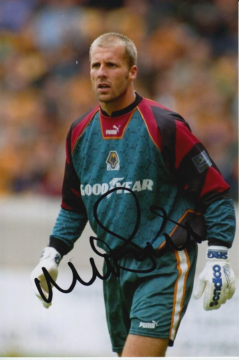 WOLVES HAND SIGNED MIKE STOWELL 6X4 Photo Poster painting 1.