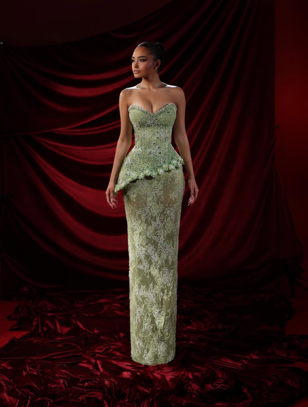 Lace V-Neck Strapless Sleeveless High-Waisted Long Mermaid Prom Dress With Beading | CO0035 Wellcucu