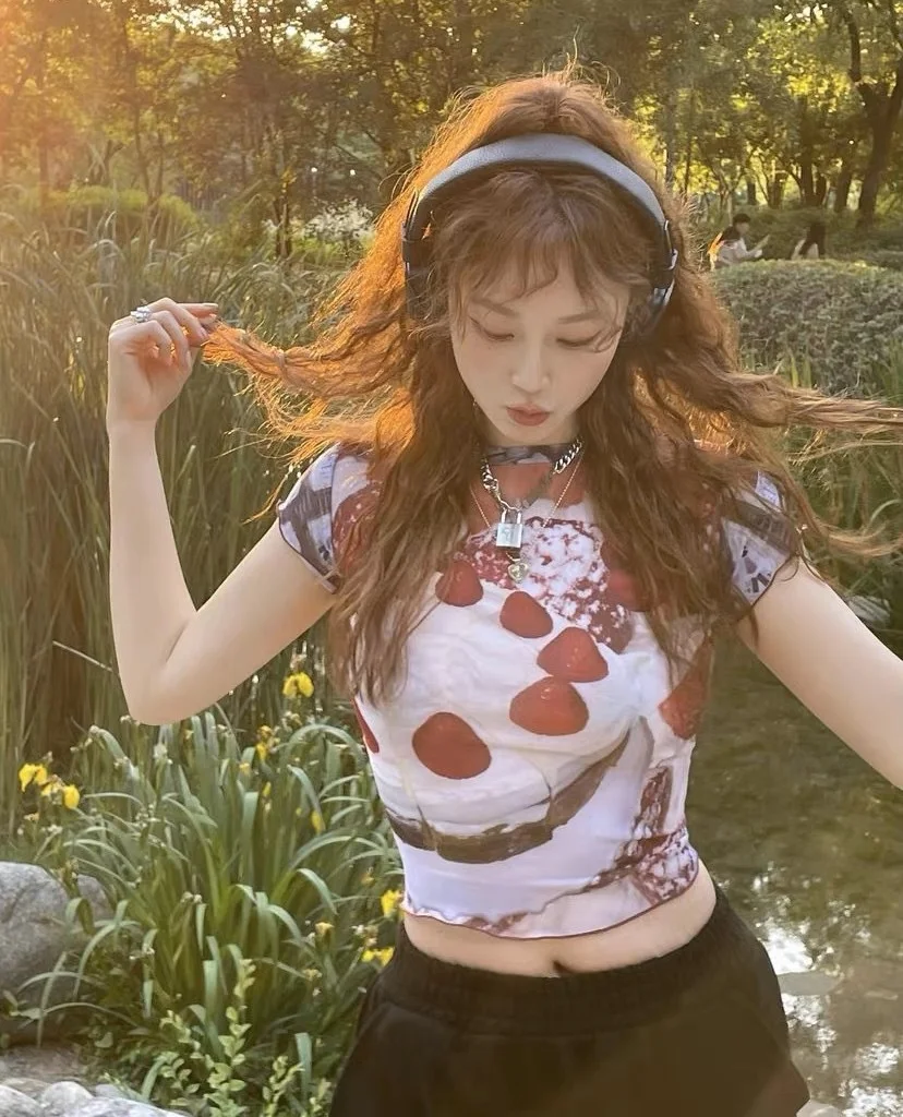 Uveng Sweet Wind Collar Bag Sleeve Cherry Cake Blue T-Shirt In Fashion Summer Wood Ear Exposed Umbilical Babes Top