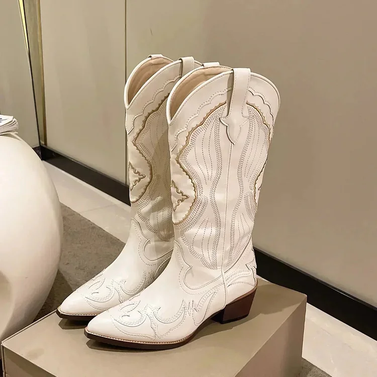Cowboy Boots &ndash; Embroidered Leather &ndash; Western Chic Style