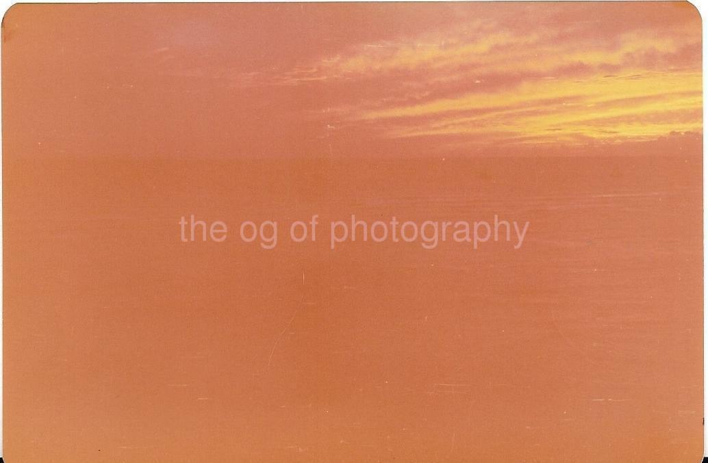 FOUND Photo Poster paintingGRAPH Color SKY OF FIRE Original Snapshot VINTAGE JD 110 15 R